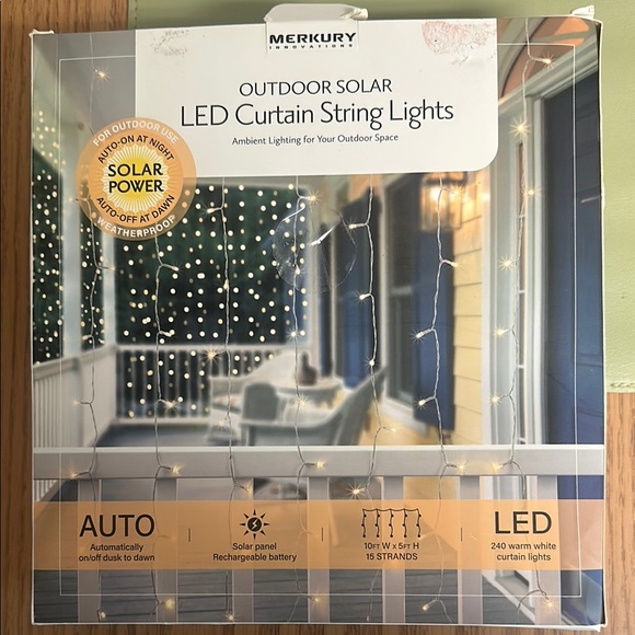 Merkury Outdoor Solar LED Curtain String Lights - Picture 2 of 4